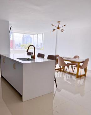 Luxury & cool 2B/2BA apart with spectacular view
